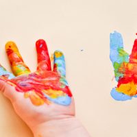 bunte Kinderhände bunte Kinderhände